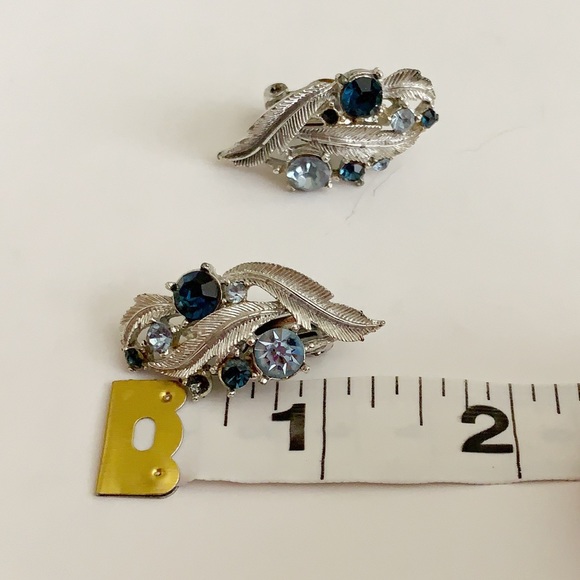 ⭐️HP⭐️ Fashionable Blues Clip On Earrings (A-12) - Picture 4 of 4